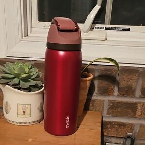 Owala Red Water 32 Oz Bottle